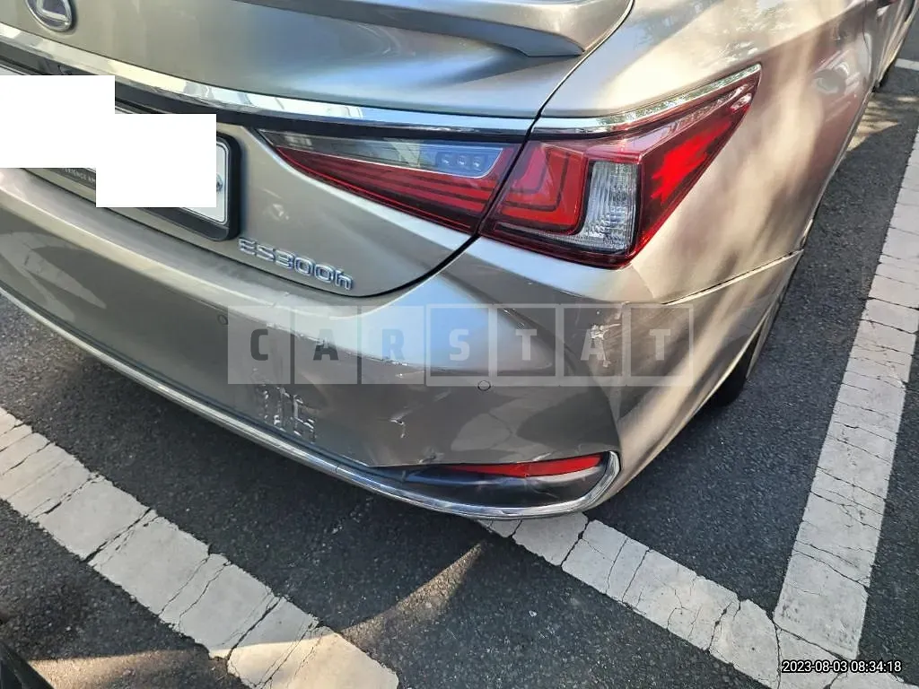 Photo 2 of 12: 2020 Lexus ES300h, VIN JTHB21B10L2111105 — Korean insurance auction