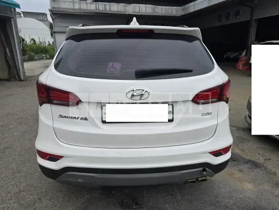 Photo 2 of 34: 2018 Hyundai Santa Fe, VIN KMHSW81UBJU784711 — Korean insurance auction