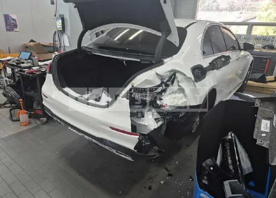 Photo 2 of 34: 2023 Mercedes-Benz E250 — Korean insurance auction