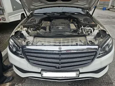 Photo 1 of 10: 2018 Mercedes-Benz E 300 4Matic — Korean insurance auction