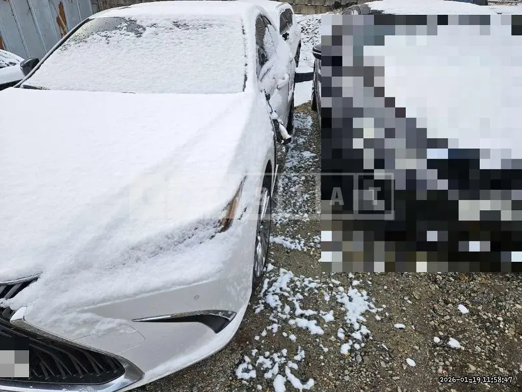 Photo 2 of 12: 2021 Lexus ES300h — Korean insurance auction