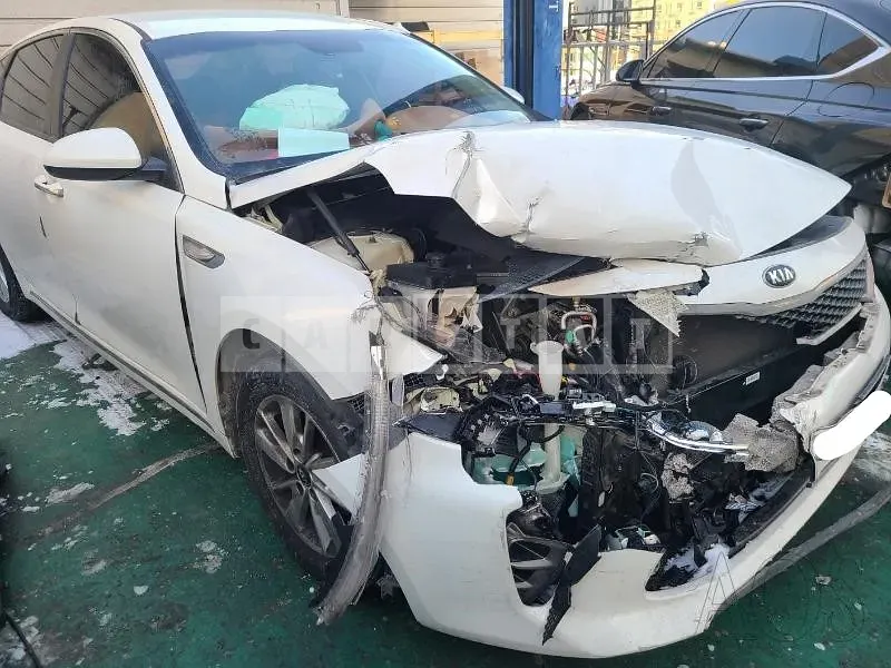 Photo 2 of 11: 2017 Kia K5, VIN KNAGS411BHA159553 — Korean insurance auction