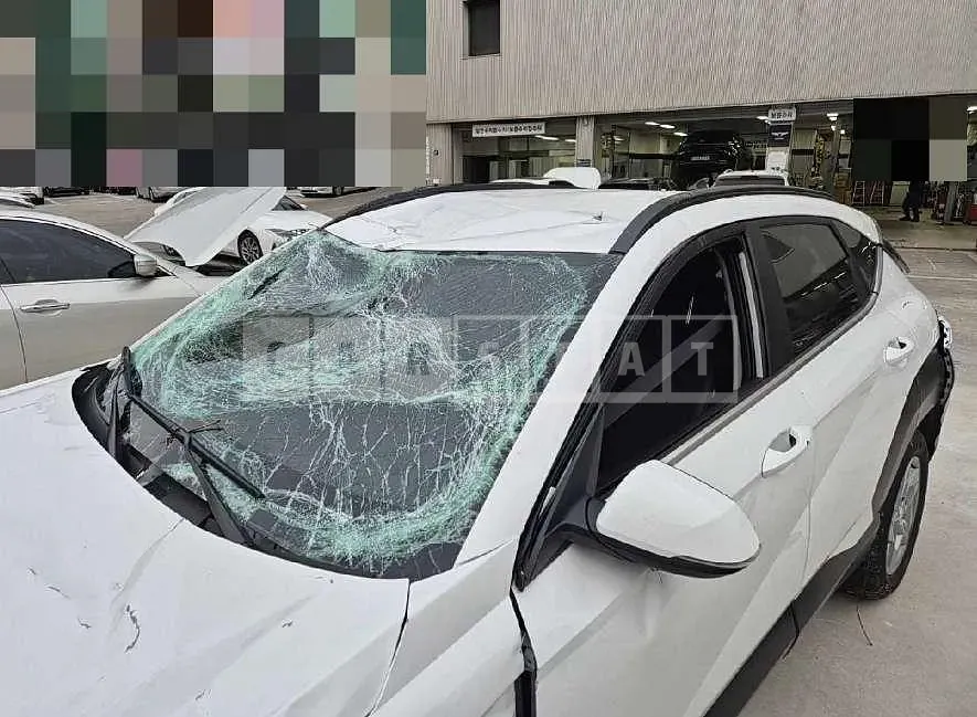 Photo 2 of 30: 2024 Hyundai Kona Hybrid — Korean insurance auction