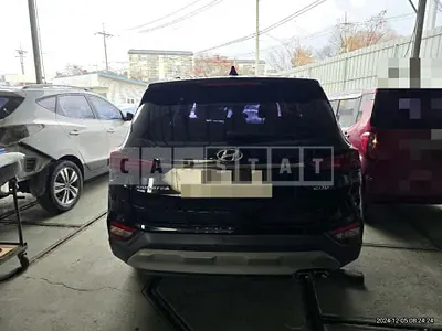 Photo 1 of 4: 2018 Hyundai Santa Fe TM 2.0 — Korean insurance auction