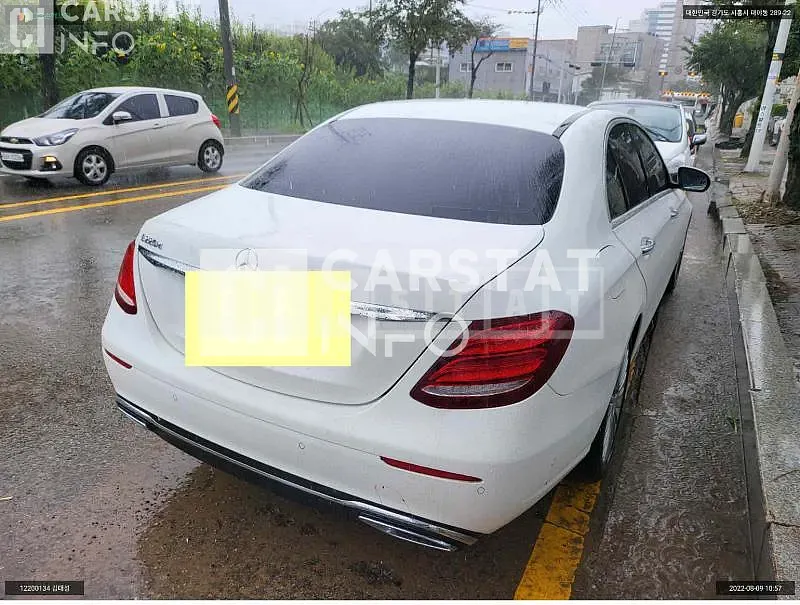 Photo 2 of 10: 2017 Mercedes-Benz E220d, VIN WDDZF0EB7HA174871 — Korean insurance auction