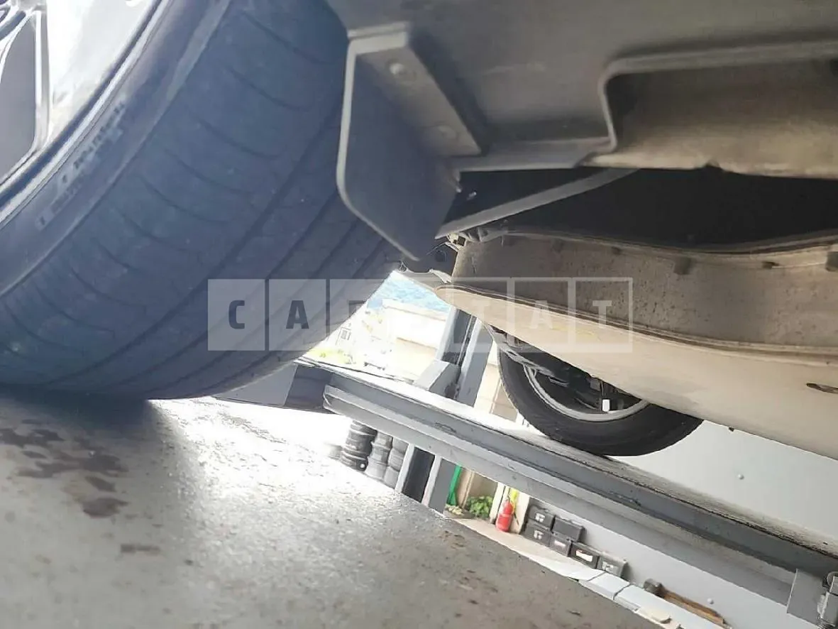 Photo 2 of 31: 2019 Hyundai Kona Electric, VIN KMHK381GFKU043362 — Korean insurance auction