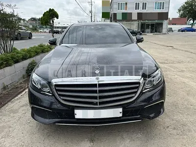 Photo 1 of 19: 2018 Mercedes-Benz Sandsbenz E300 — Korean insurance auction