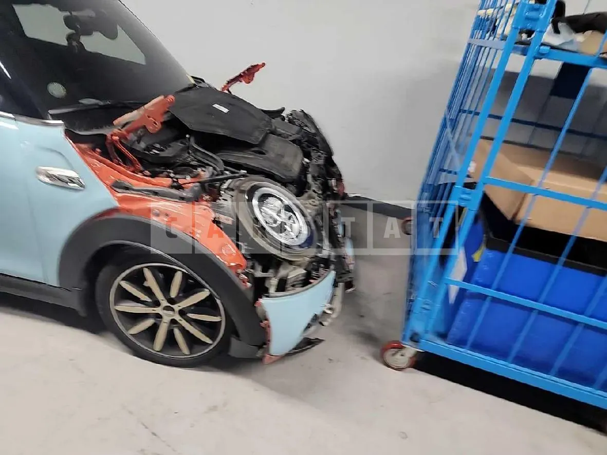 Photo 2 of 19: 2020 MINI Cooper S Convertible (16 17 18), VIN WMWWP1106L3M23613 — Korean insurance auction