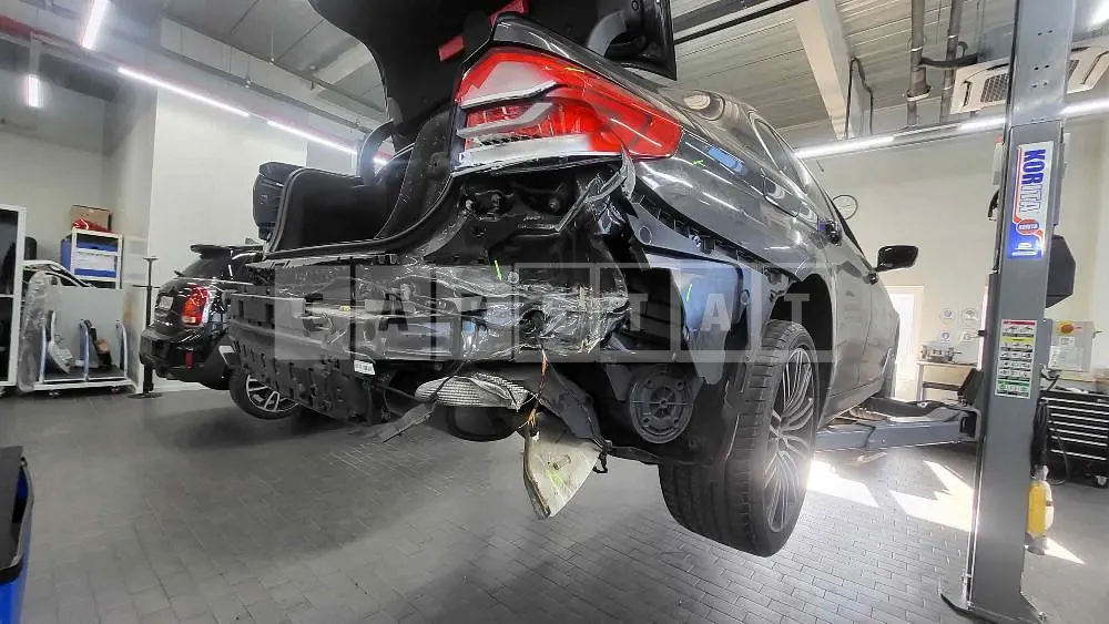 Photo 2 of 32: 2019 BMW 530i xDrive M Sport Package, VIN WBAJR9104LCD05789 — Korean insurance auction