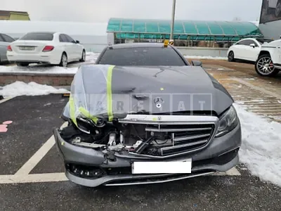 Photo 1 of 44: 2019 Mercedes-Benz E300 4Matic — Korean insurance auction