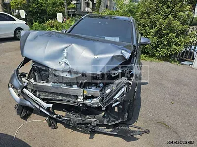 Photo 1 of 38: 2022 Mercedes-Benz GLC300 4Matic — Korean insurance auction