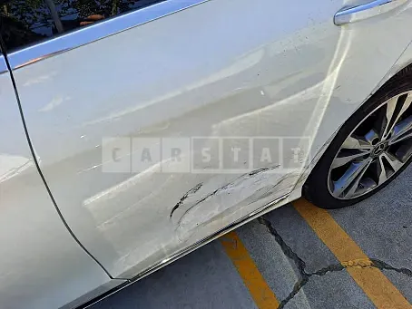 Photo 2 of 19: 2018 Mercedes-Benz C220 d, VIN WDDWF0EBXJR397836 — Korean insurance auction