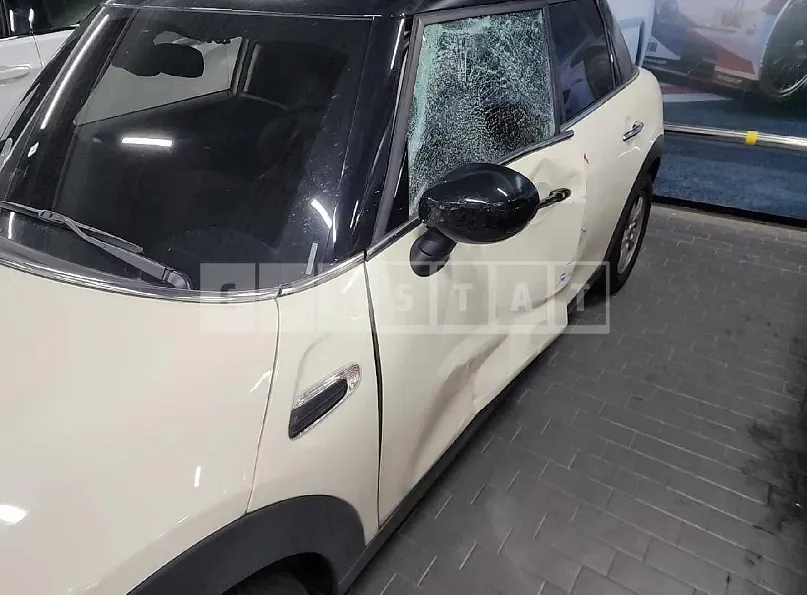 Photo 2 of 21: 2021 MINI Cooper, VIN WMWXV7105M2N38062 — Korean insurance auction