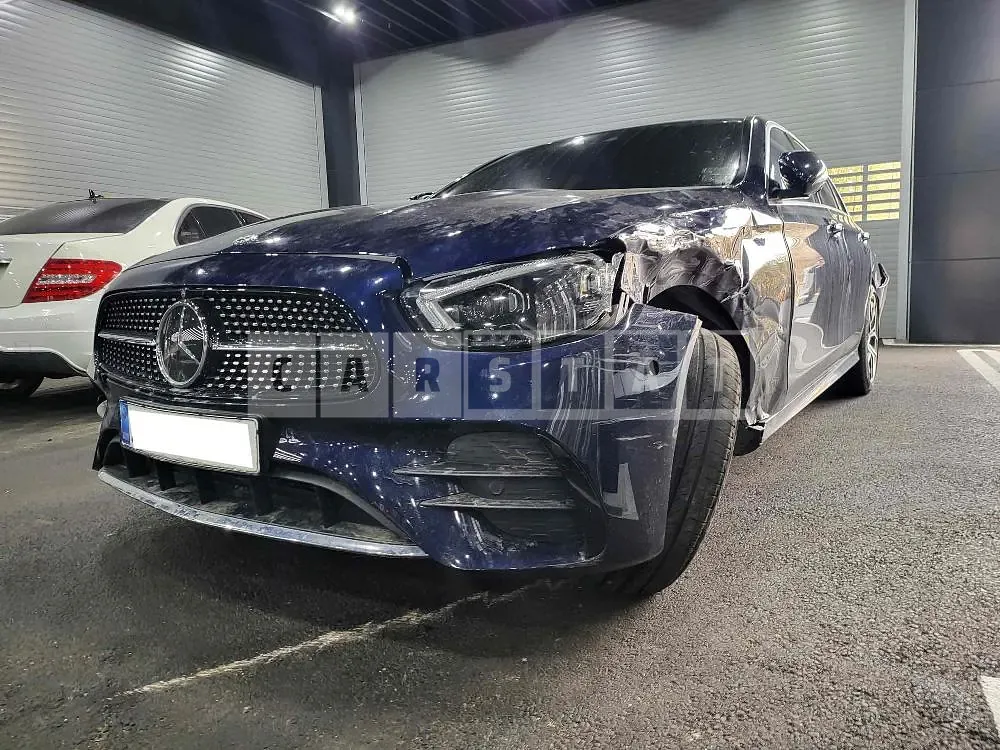 Photo 2 of 29: 2020 Mercedes-Benz E220d 4Matic, VIN W1KZF0FB1MA875561 — Korean insurance auction