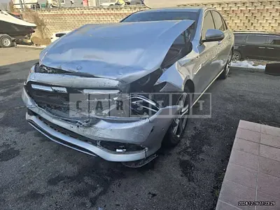 Photo 1 of 25: 2017 Mercedes-Benz E 200, VIN WDDZF4CB4HA141501 — Korean insurance auction