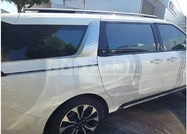 Photo 2 of 23: 2022 Kia Carnival — Korean insurance auction