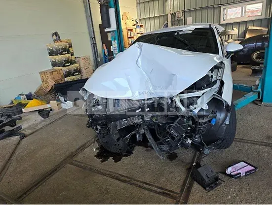 Photo 2 of 15: 2022 Kia K5 — Korean insurance auction