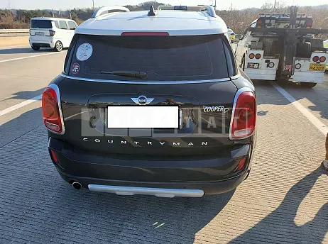 Photo 2 of 8: 2017 MINI Cooper D Countryman ALL4, VIN WMWYU1106H3B69056 — Korean insurance auction
