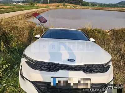 Photo 1 of 9: 2020 Kia K5 — Korean insurance auction