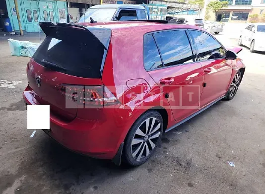 Photo 2 of 19: 2015 Volkswagen Golf GTD, VIN WVWZZZAUZFW047190 — Korean insurance auction