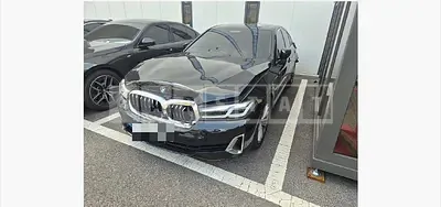 Photo 1 of 76: 2022 BMW 520i — Korean insurance auction