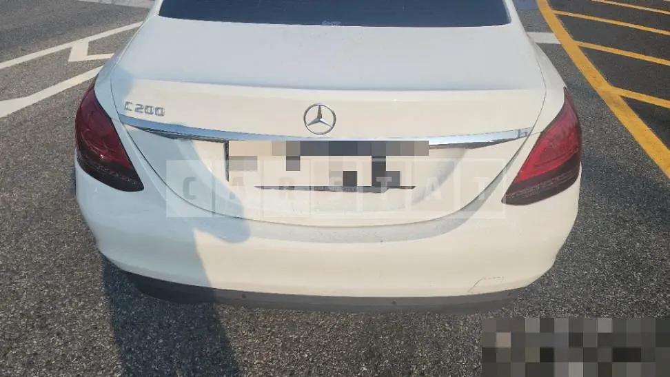 Photo 2 of 47: 2020 Mercedes-Benz C200 — Korean insurance auction