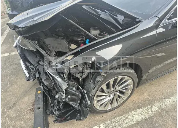 Photo 2 of 13: 2024 Lexus ES300h — Korean insurance auction