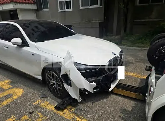 Photo 2 of 19: 2024 BMW 520i — Korean insurance auction