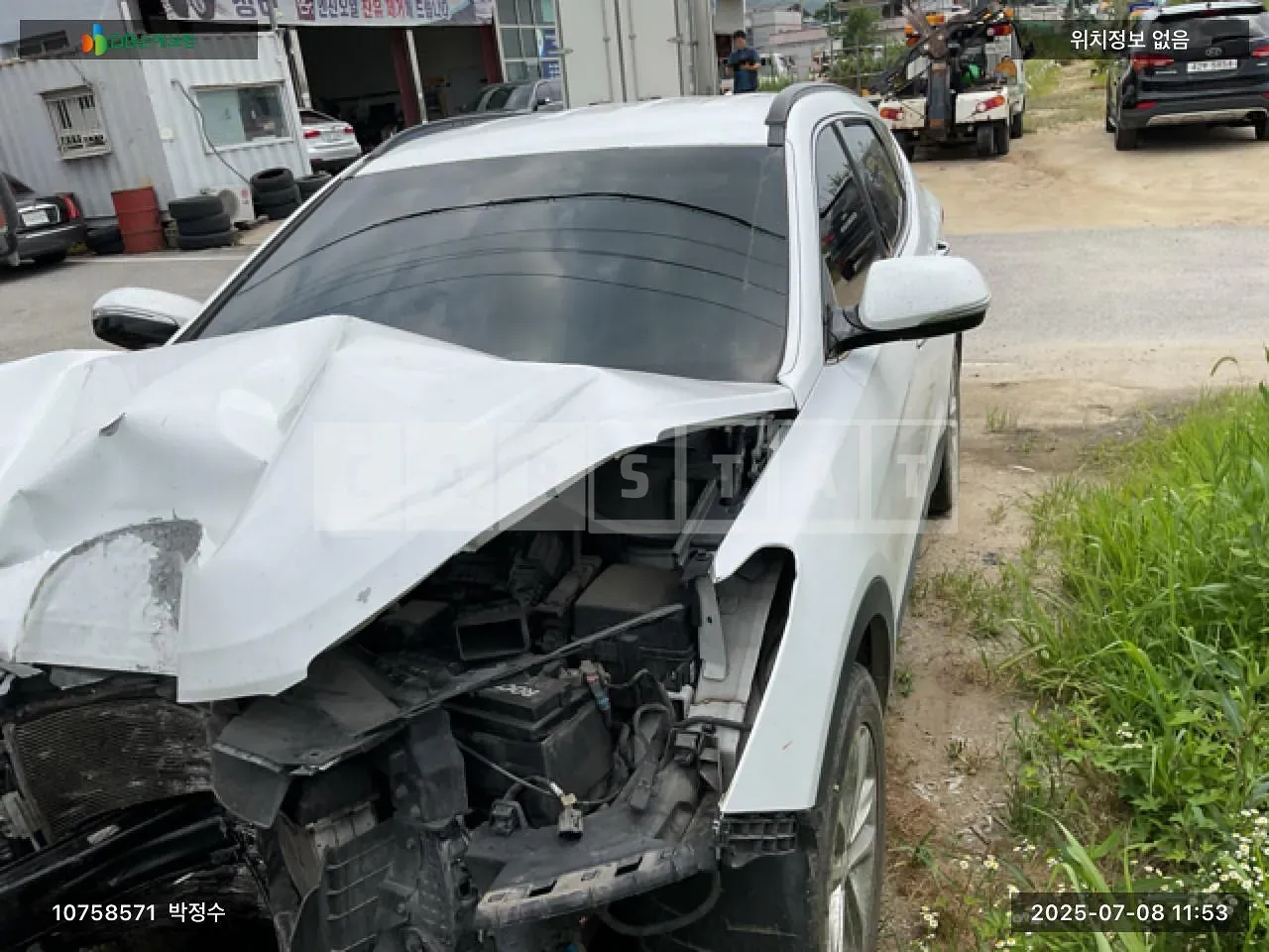 Photo 2 of 11: 2018 Hyundai Santa Fe, VIN KMHSW81UBJU857448 — Korean insurance auction