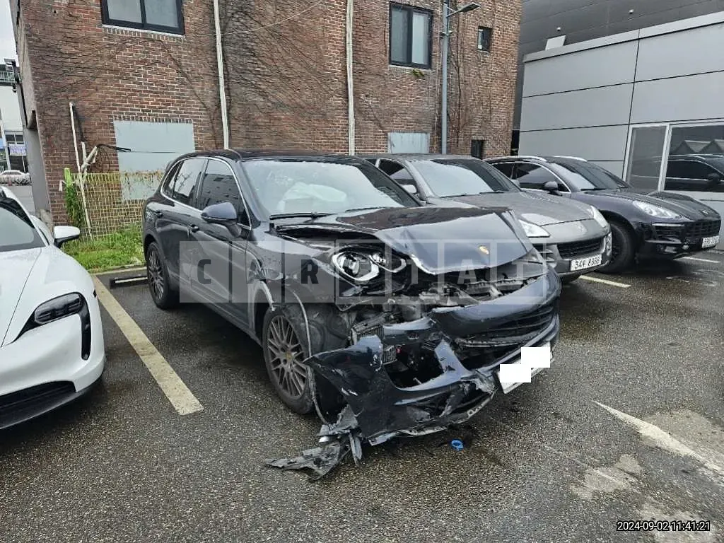Photo 2 of 27: 2016 Porsche Cayenne Diesel — Korean insurance auction