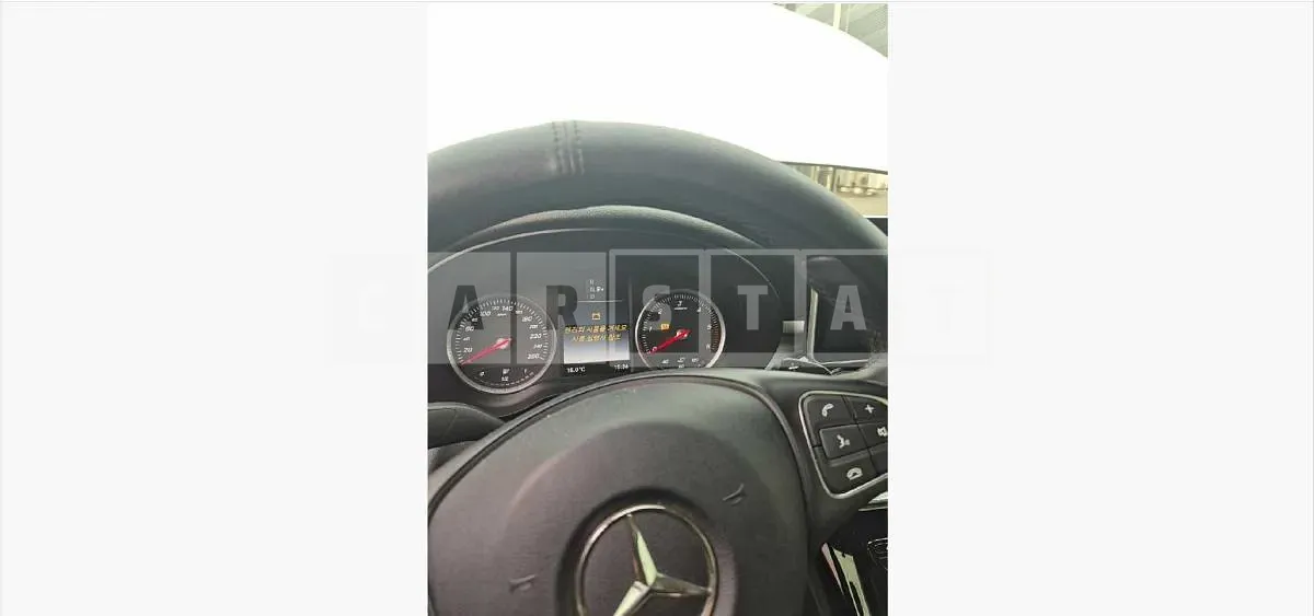 Photo 2 of 21: 2018 Mercedes-Benz C200 d — Korean insurance auction