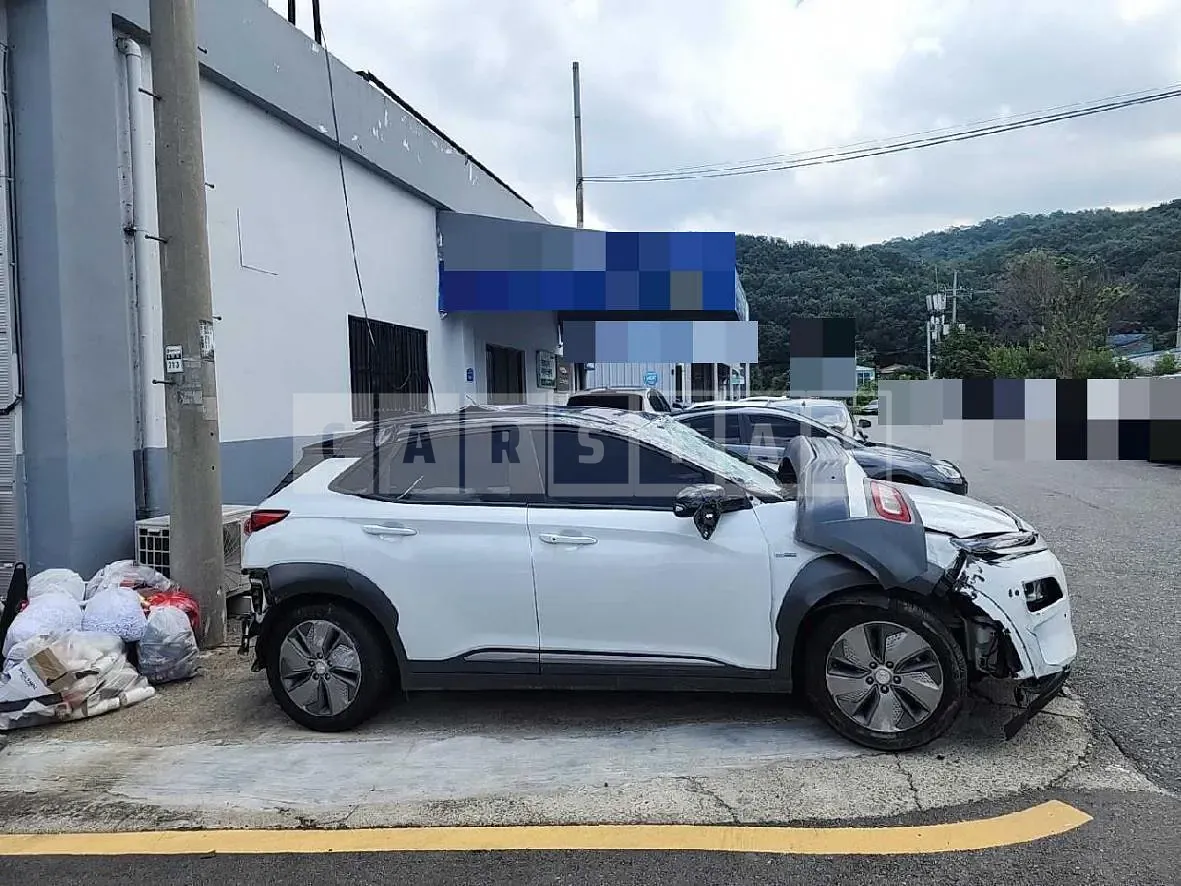Photo 2 of 21: 2019 Hyundai Kona Electric, VIN KMHK381GFLU066534 — Korean insurance auction