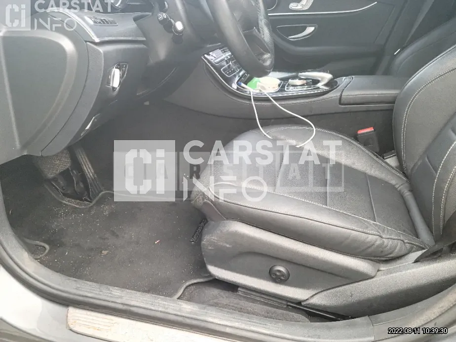 Photo 2 of 26: 2018 Mercedes-Benz Subsequent E220 d — Korean insurance auction