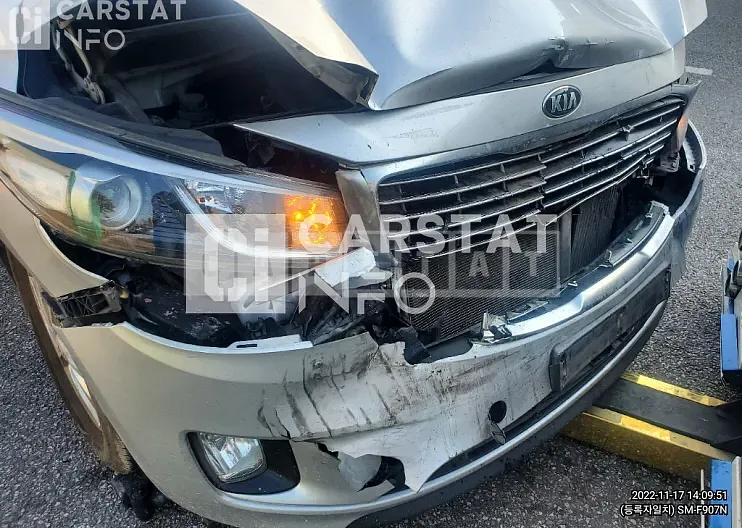 Photo 2 of 7: 2015 Kia Carnival 11 -Seater — Korean insurance auction