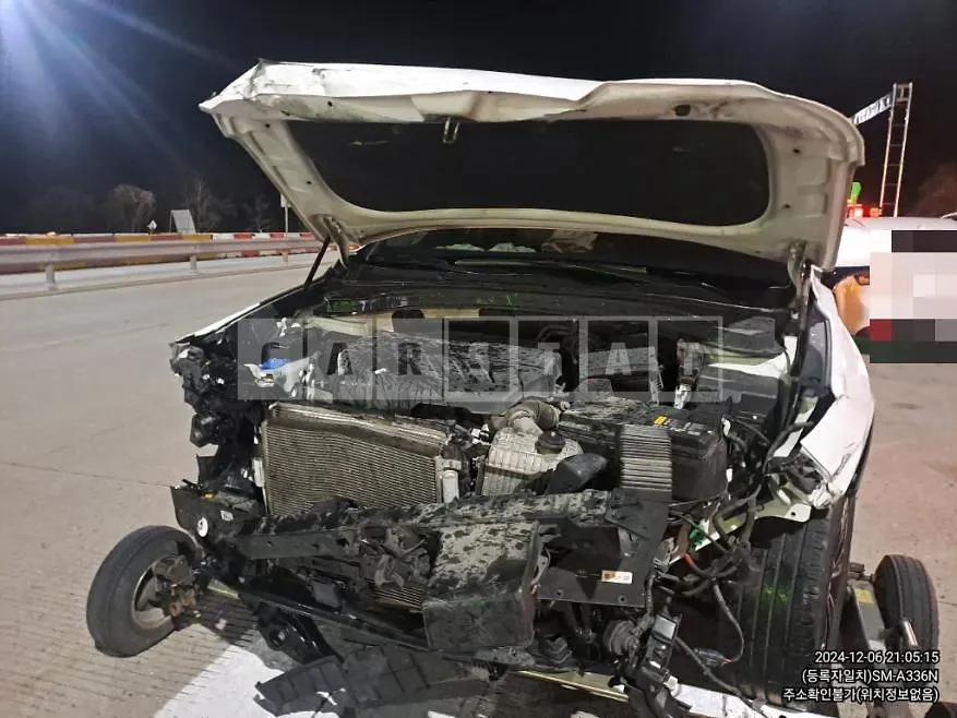 Photo 2 of 2: 2019 Hyundai Santa Fe TM — Korean insurance auction