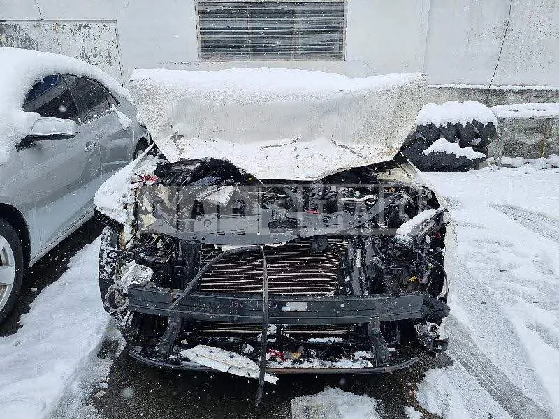Photo 2 of 17: 2015 Kia K5, VIN KNAGL419BFA576536 — Korean insurance auction