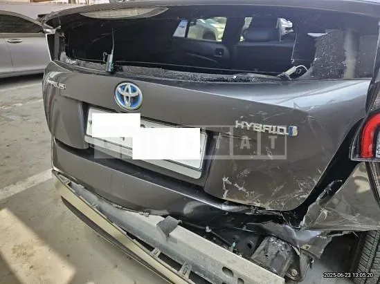 Photo 2 of 7: 2017 Toyota Prius — Korean insurance auction
