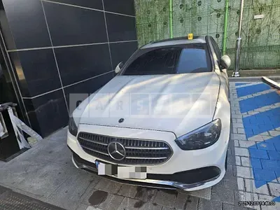 Photo 1 of 13: 2021 Mercedes-Benz E350 4Matic — Korean insurance auction