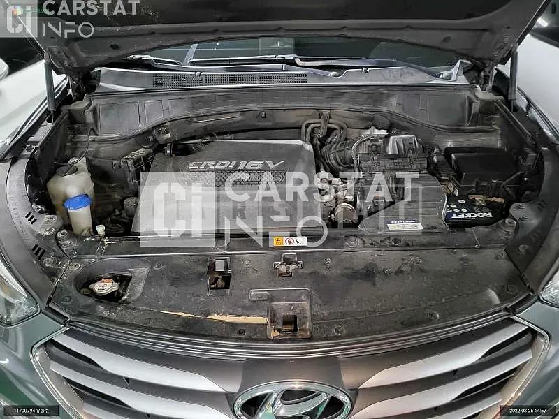 Photo 2 of 12: 2015 Hyundai Santa Fe, VIN KMHSW81UBGU529536 — Korean insurance auction