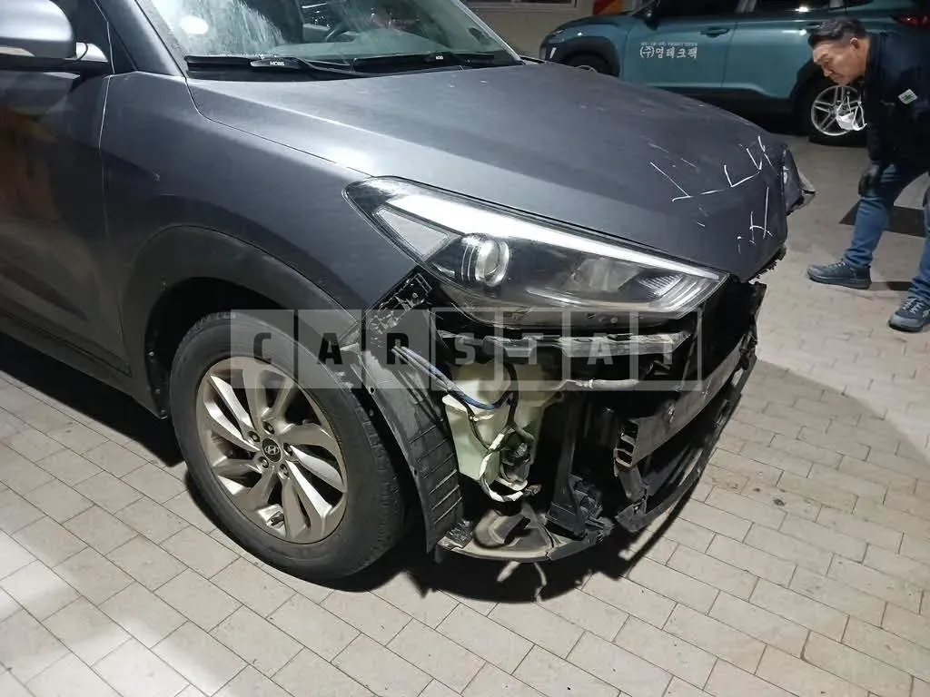 Photo 2 of 26: 2016 Hyundai Tucson, VIN KMHJ281ABHU361942 — Korean insurance auction