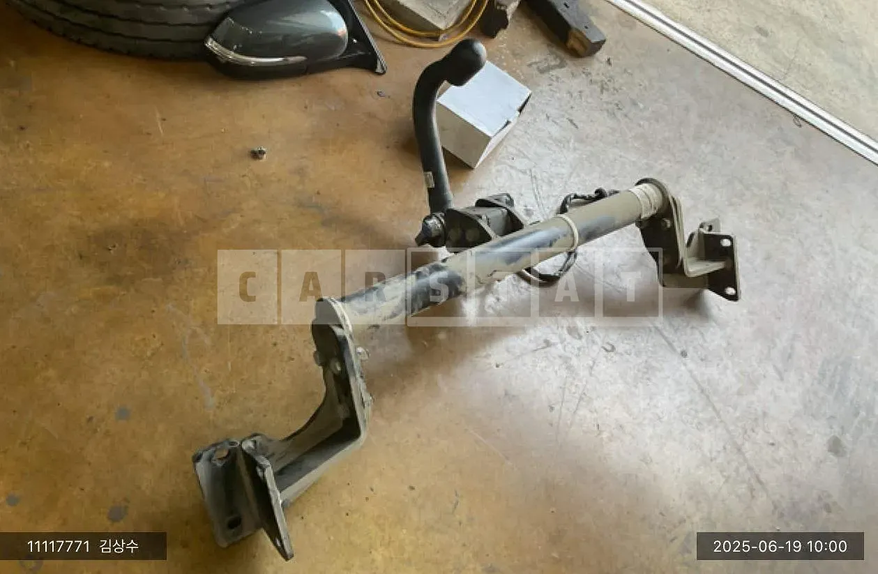 Photo 2 of 2: 2021 Hyundai Auto Parts Palisade Tow Hook, VIN KMHR381ADNU332036 — Korean insurance auction