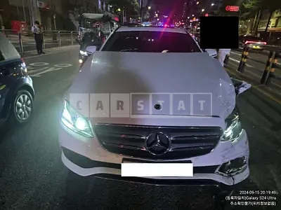 Photo 1 of 29: 2018 Mercedes-Benz E300 4Matic — Korean insurance auction