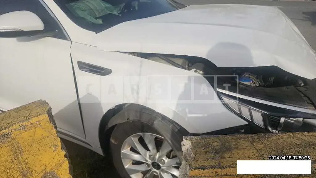 Photo 2 of 8: 2016 Kia K5 — Korean insurance auction