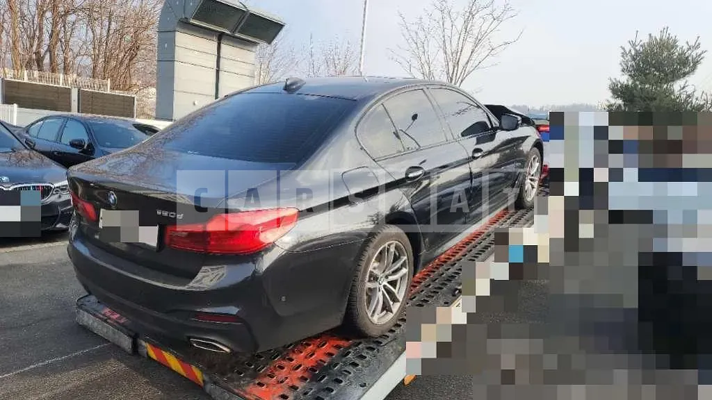 Photo 2 of 4: 2017 BMW 520d — Korean insurance auction
