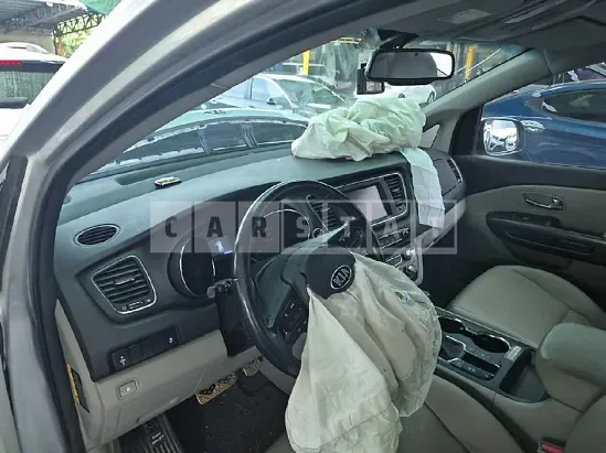 Photo 2 of 9: 2019 Kia Carnival — Korean insurance auction