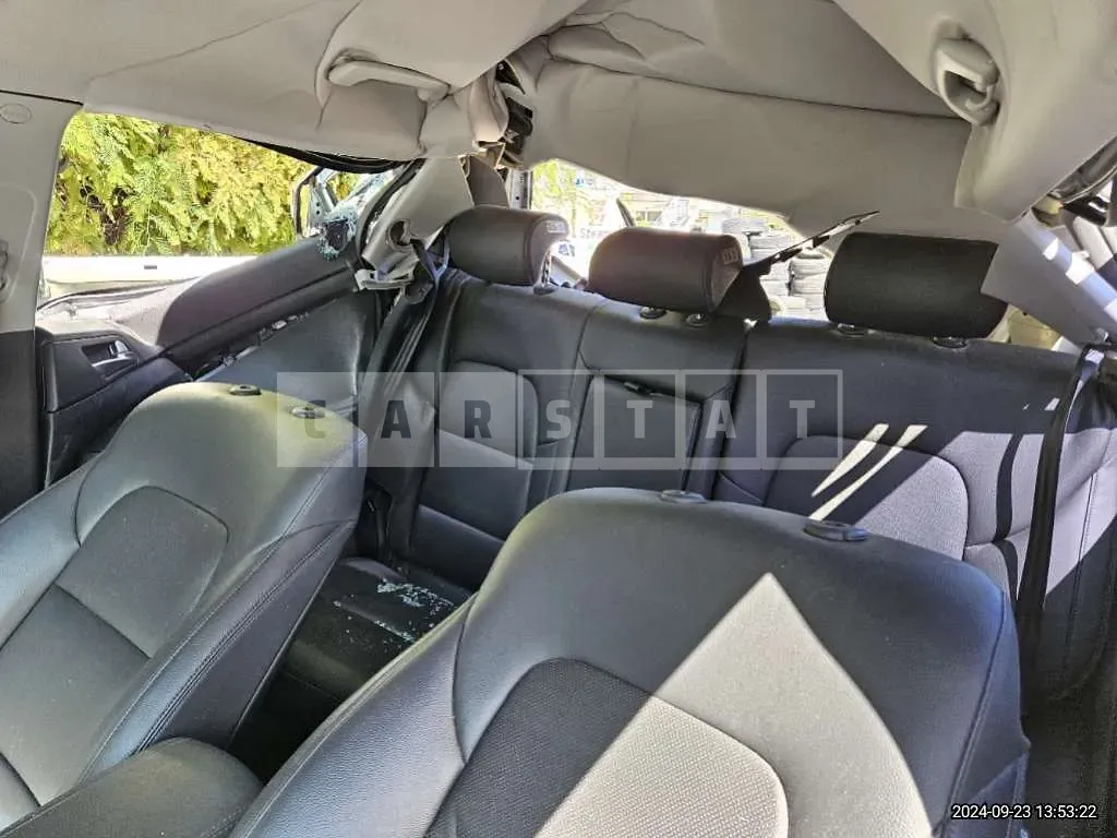 Photo 2 of 12: 2017 Hyundai Tucson, VIN KMHJ281ABHU258773 — Korean insurance auction
