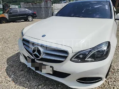 Photo 1 of 20: 2014 Mercedes-Benz E300 4Matic — Korean insurance auction
