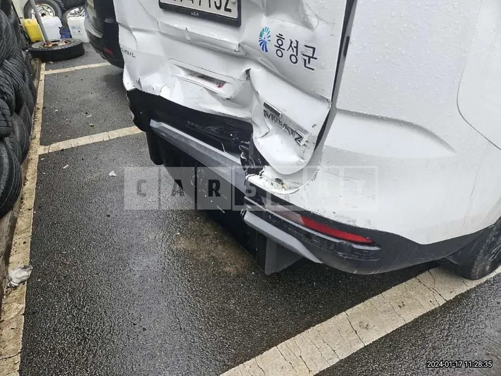 Photo 2 of 27: 2023 Kia Carnival, VIN KNHNB373BPS371037 — Korean insurance auction
