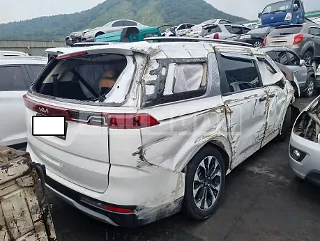 Photo 2 of 15: 2022 Kia Carnival, VIN KNANB81BBNS145671 — Korean insurance auction