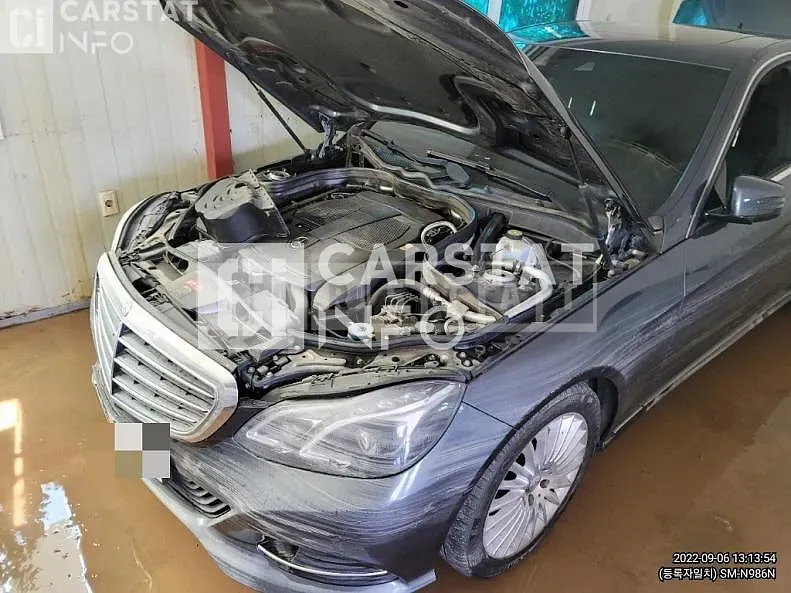 Photo 2 of 3: 2014 Mercedes-Benz Sandsbenz E300 — Korean insurance auction